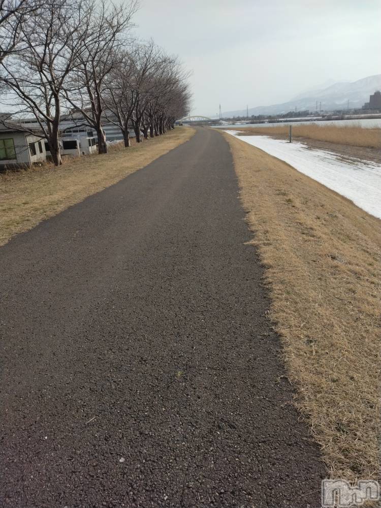 長岡デリヘル人妻楼　長岡店(ヒトヅマロウ　ナガオカテン) なな(43)の2月24日写メブログ「この河川敷が」