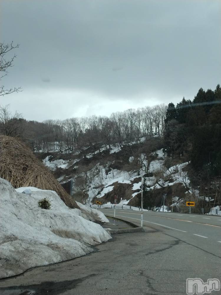 長岡デリヘル人妻楼　長岡店(ヒトヅマロウ　ナガオカテン) なな(43)の3月12日写メブログ「曽地峠🚕」