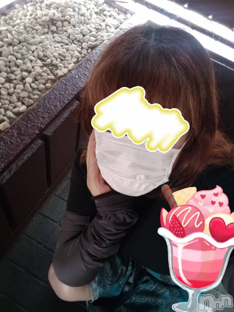 長岡デリヘル人妻楼　長岡店(ヒトヅマロウ　ナガオカテン) なな(43)の8月23日写メブログ「真夜中の出来事」