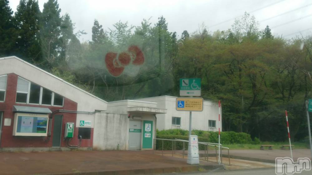 長岡デリヘル人妻楼　長岡店(ヒトヅマロウ　ナガオカテン) なな(43)の4月17日写メブログ「高速にて休憩し・・」