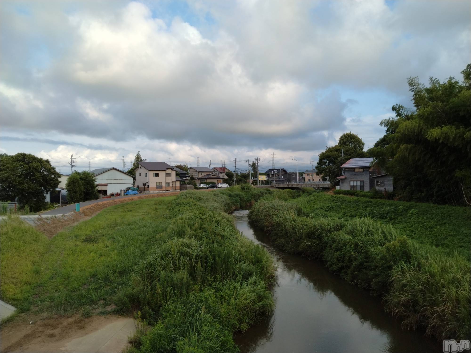 長岡デリヘル人妻楼　長岡店(ヒトヅマロウ　ナガオカテン)なな(43)の2024年8月15日写メブログ「玄関先で」