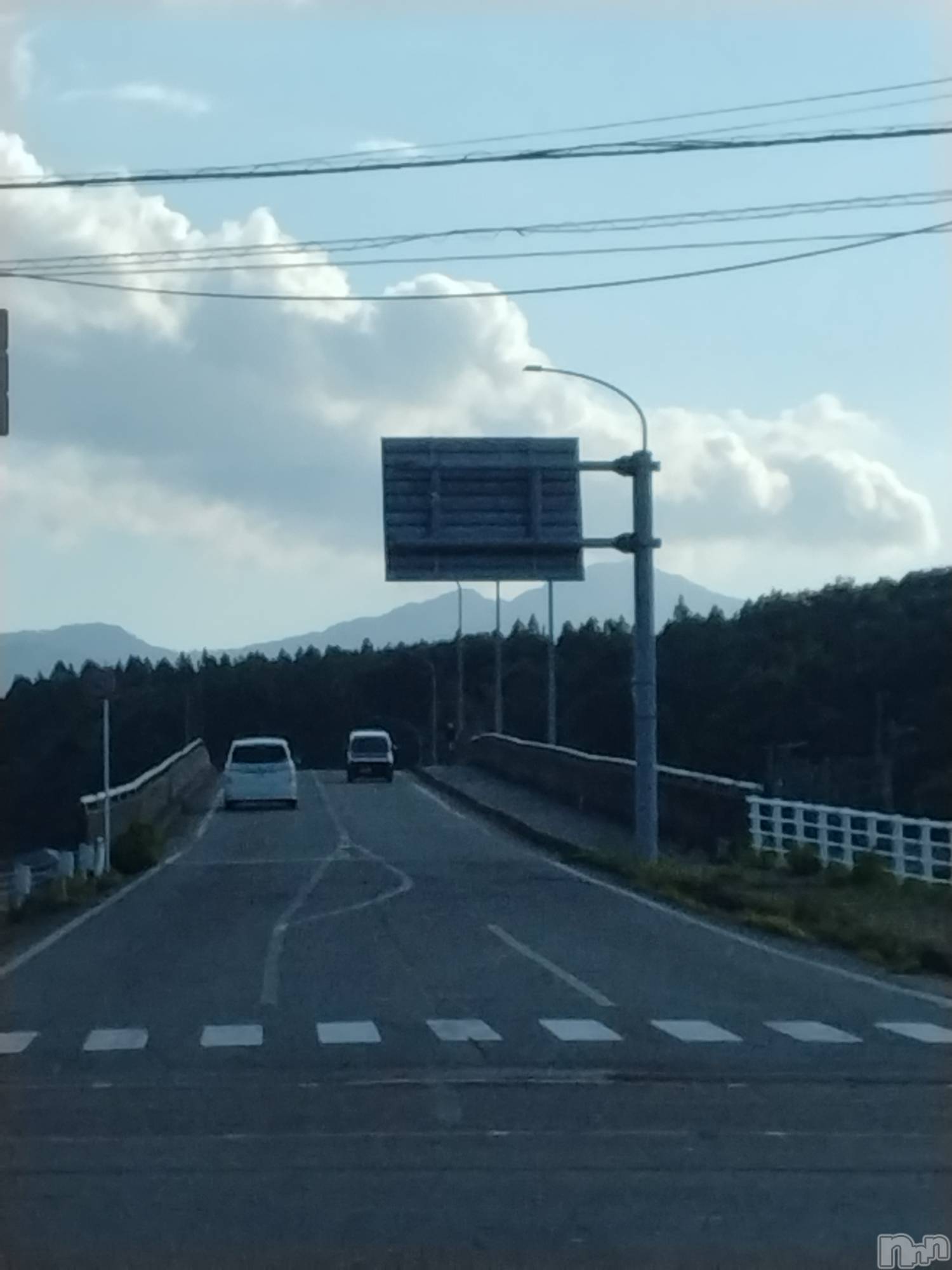 長岡デリヘル人妻楼　長岡店(ヒトヅマロウ　ナガオカテン)なな(43)の2025年8月14日写メブログ「車のフロントガラスに！」