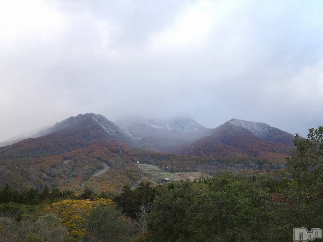 長岡デリヘル人妻楼　長岡店(ヒトヅマロウ　ナガオカテン)なな(43)の2025年10月29日写メブログ「雪が降りました！」
