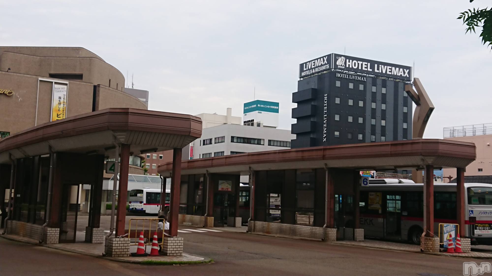 長岡デリヘル人妻楼　長岡店(ヒトヅマロウ　ナガオカテン)なな(43)の2023年6月21日写メブログ「長岡駅にある！」
