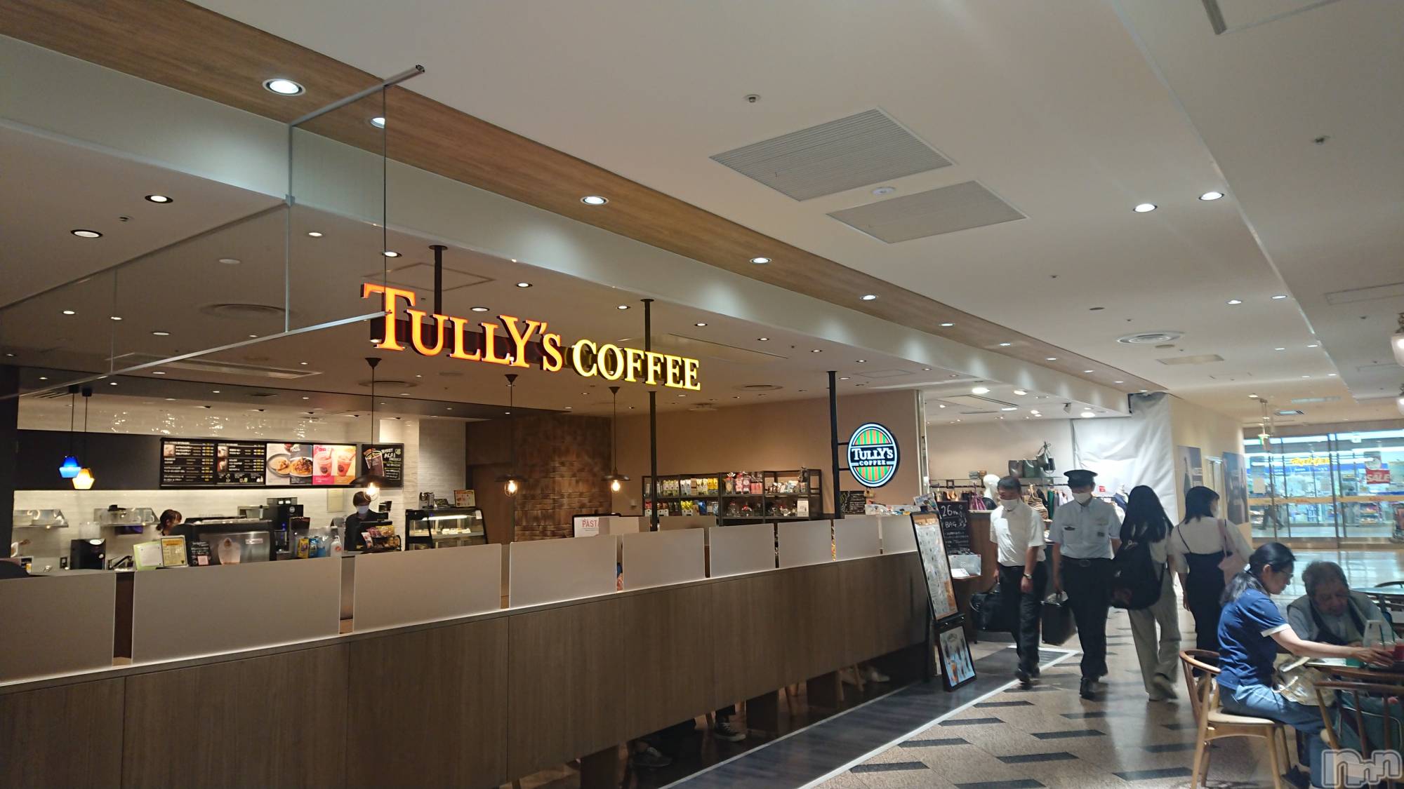 長岡デリヘル人妻楼　長岡店(ヒトヅマロウ　ナガオカテン)なな(43)の2023年6月26日写メブログ「長岡駅の中」