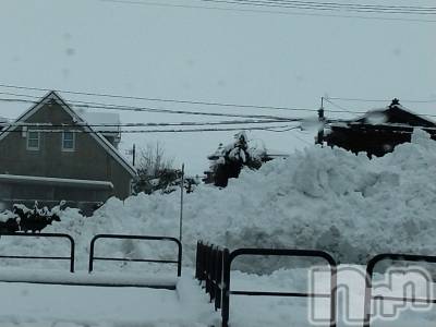 長岡デリヘル 人妻楼　長岡店(ヒトヅマロウ　ナガオカテン) なな(43)の3月4日写メブログ「近所の雪の山が」