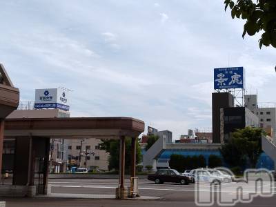 長岡デリヘル 人妻楼　長岡店(ヒトヅマロウ　ナガオカテン) なな(43)の8月22日写メブログ「長岡駅で」