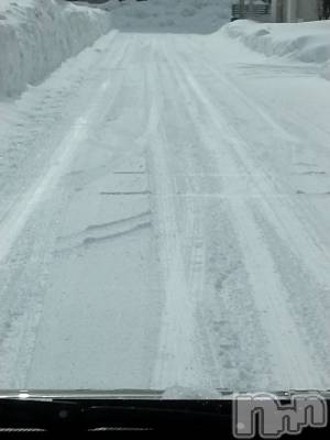 長岡デリヘル 人妻楼　長岡店(ヒトヅマロウ　ナガオカテン) なな(43)の2月1日写メブログ「すれ違う車」