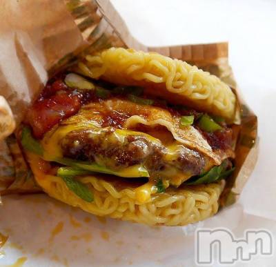 長岡デリヘル 人妻楼　長岡店(ヒトヅマロウ　ナガオカテン) なな(43)の5月27日写メブログ「ラーメンバーガー」