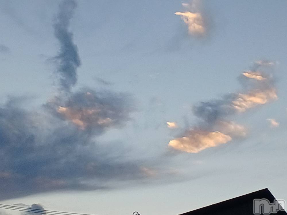 上越デリヘルらぶ妻　～新潟の人妻が集う店～(ラブツマ) 【お得妻】渡辺かな★即尺◎(49)の11月13日写メブログ「謎すぎる🤔⁉️」