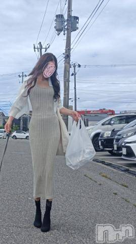 新潟人妻デリヘル新潟人妻　2nd Wife(セカンドワイフ)さき奥様(46)の2024年7月17日写メブログ「ﾑﾗﾑﾗするの…。」