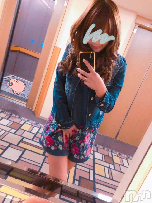 長岡デリヘルMimi(ミミ) チョコ【SPアドバイザー】(24)の10月9日写メブログ「＊写真撮るときに、エレベーターがあいたから豚ちゃんエレベーターに乗せてみ た＊」