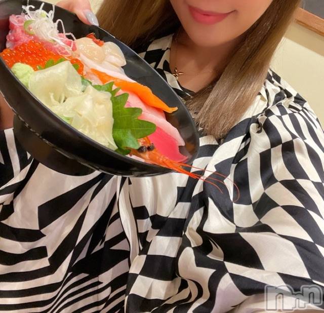 長岡デリヘルMimi(ミミ) チョコ【SPアドバイザー】(24)の11月27日写メブログ「♥♥～休日ブログ～迷ったけど海鮮丼♥♥全国総選挙4日目応援📣宜しくお願い致します♥♥」