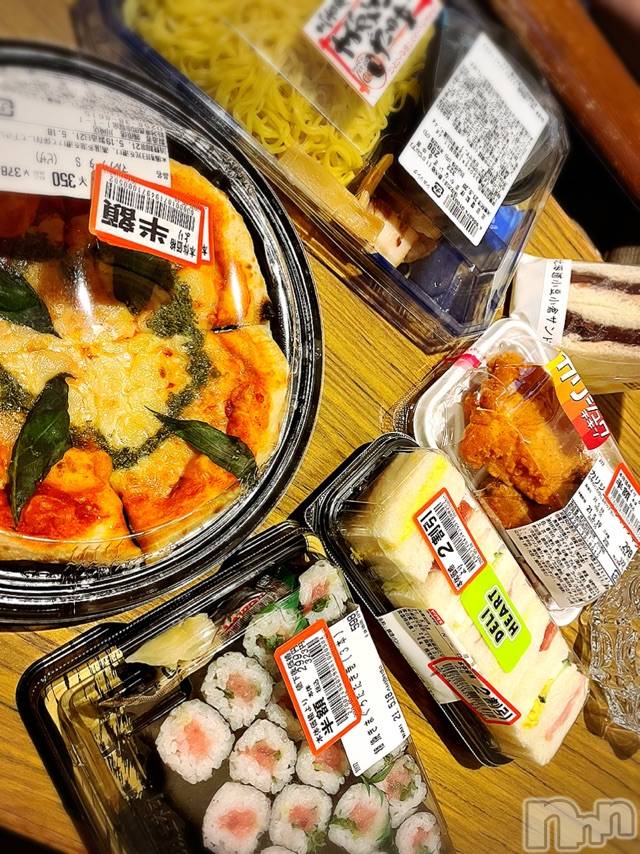 長岡デリヘルMimi(ミミ)チョコ【SPアドバイザー】(24)の2021年5月19日写メブログ「HOTELで夕飯半額祭り😂💞」