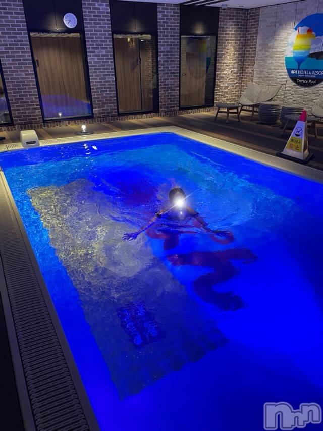 長岡デリヘルMimi(ミミ)チョコ【SPアドバイザー】(24)の2022年9月13日写メブログ「季節外れのプール😁🫶」