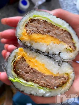 長岡デリヘル Mimi(ミミ) チョコ【SPアドバイザー】(24)の6月11日写メブログ「朝ご飯はお弁当で、おにぎり×ハンバーグ🥰💖」