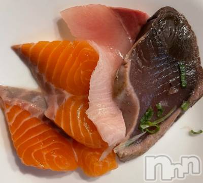 長岡デリヘル Mimi(ミミ) チョコ【SPアドバイザー】(24)の8月24日写メブログ「チョコに買われたお刺身の翌日😂✊🏽」