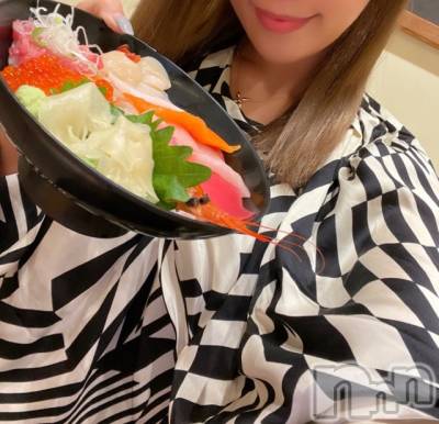 長岡デリヘル Mimi(ミミ) チョコ【SPアドバイザー】(24)の11月27日写メブログ「♥♥～休日ブログ～迷ったけど海鮮丼♥♥全国総選挙4日目応援📣宜しくお願い致します♥♥」