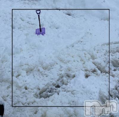 長岡デリヘル Mimi(ミミ) チョコ【SPアドバイザー】(24)の12月19日写メブログ「【🍾】アパートのひとの雪かき終わった←🫥」