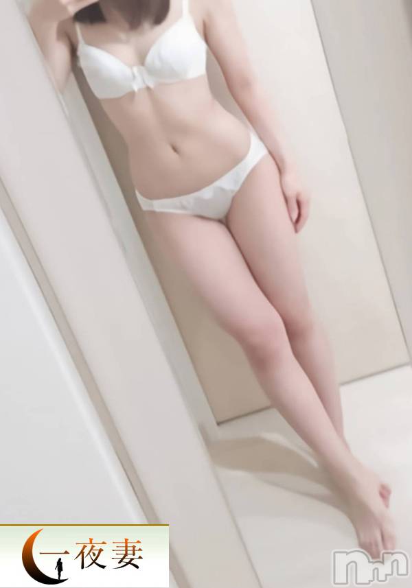 新潟人妻デリヘル(イチヤヅマ)の2022年3月15日お店速報「【初出勤12時~】体験入店/きょうか (34)　予約受付中！」