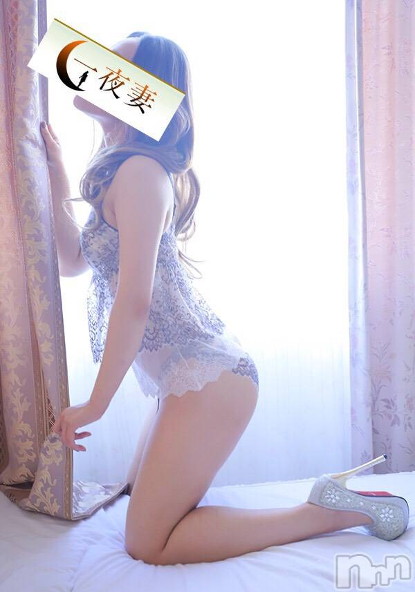 新潟人妻デリヘル(イチヤヅマ)の2022年11月4日お店速報「大人気れいな奥様18時出勤！予約受付中♪お見逃しなく！！」