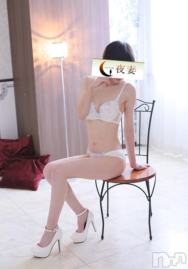 新潟人妻デリヘル(イチヤヅマ)の2023年3月12日お店速報「苛められ欲情する人妻に 極太バイブが突き刺さる」