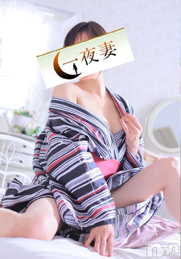 新潟人妻デリヘル(イチヤヅマ)の2023年9月1日お店速報「エッチな奥様が朝からムラムラです///綺麗な人妻と禁断の時間」