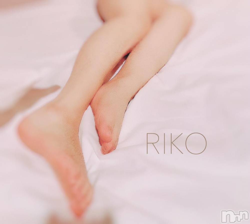 新潟人妻デリヘル一夜妻(イチヤヅマ) りこ/笑顔が素敵(34)の11月22日写メブログ「18時～出勤です！「秋を堪能した日🍂」」