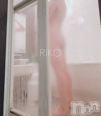 新潟人妻デリヘル 一夜妻(イチヤヅマ) りこ/笑顔が素敵(34)の12月17日写メブログ「出勤してます！」