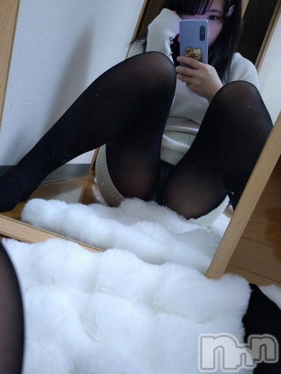 新潟人妻デリヘル一夜妻(イチヤヅマ)かおり(30)の2025年5月13日写メブログ「[お題]from:守りたいこの寝顔さんのお題に回答♡」