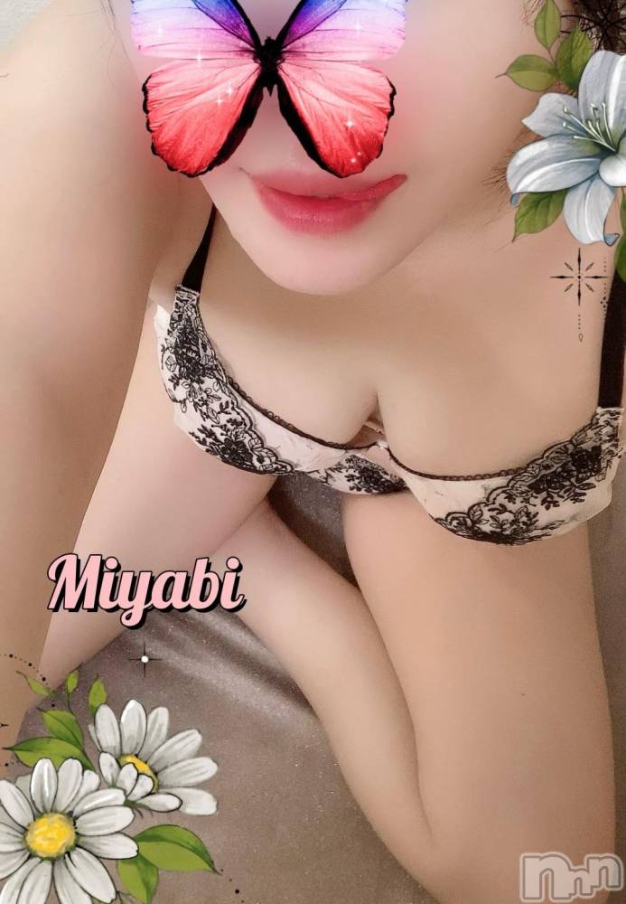新潟人妻デリヘル一夜妻(イチヤヅマ) みやび(28)の11月12日写メブログ「ぺろん👅🍭」