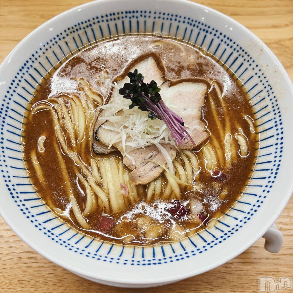 新潟人妻デリヘル一夜妻(イチヤヅマ) れいな/S嬢(31)の8月19日写メブログ「唐突に始まるラーメンクイズ🍥🍜」