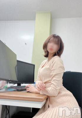 昼は厳しい先輩なのに