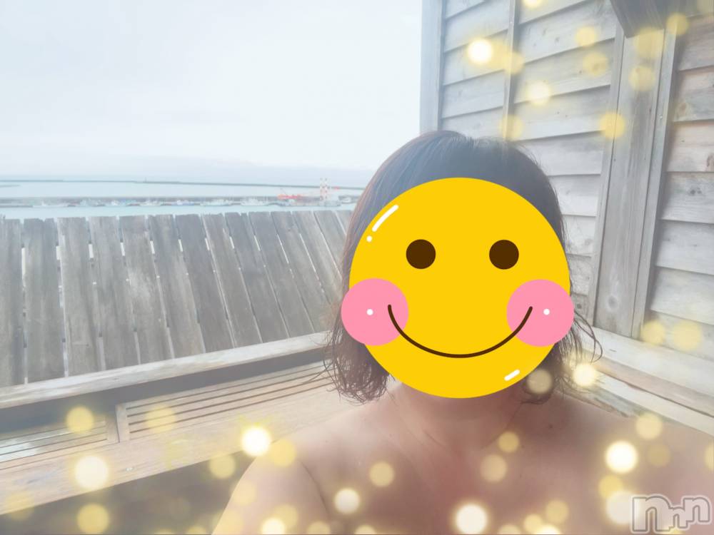 上越人妻デリヘルらぶ妻　～新潟の人妻が集う店～(ラブツマ) 小松えり★パイパン潮吹き(45)の1月7日写メブログ「１月初出勤！」