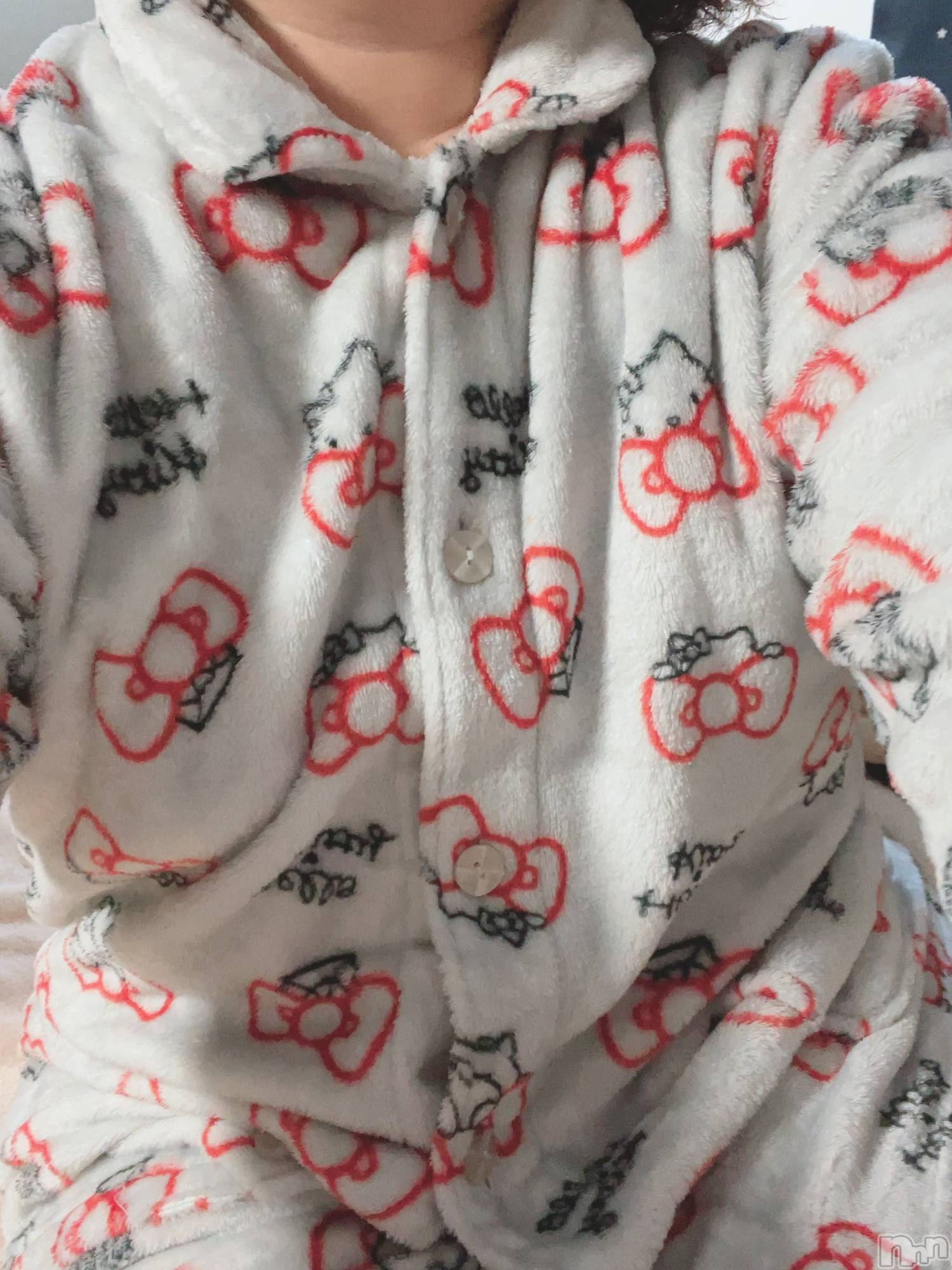 上越人妻デリヘルらぶ妻　～新潟の人妻が集う店～(ラブツマ)小松えり★パイパン潮吹き(45)の2023年12月6日写メブログ「パジャマ姿です」