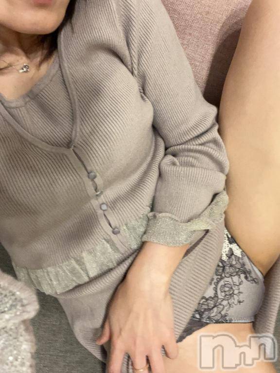 新潟ソープ不夜城(フヤジョウ) 友美(33)の3月4日写メブログ「出勤してます♡」