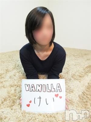 けい(22) 身長159cm、スリーサイズB89(E).W58.H83。松本発デリヘル VANILLA(バニラ)在籍。