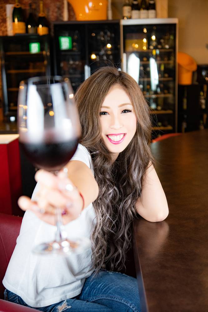 �Υ��С������륰��ӥ� Club Honey .() 8����