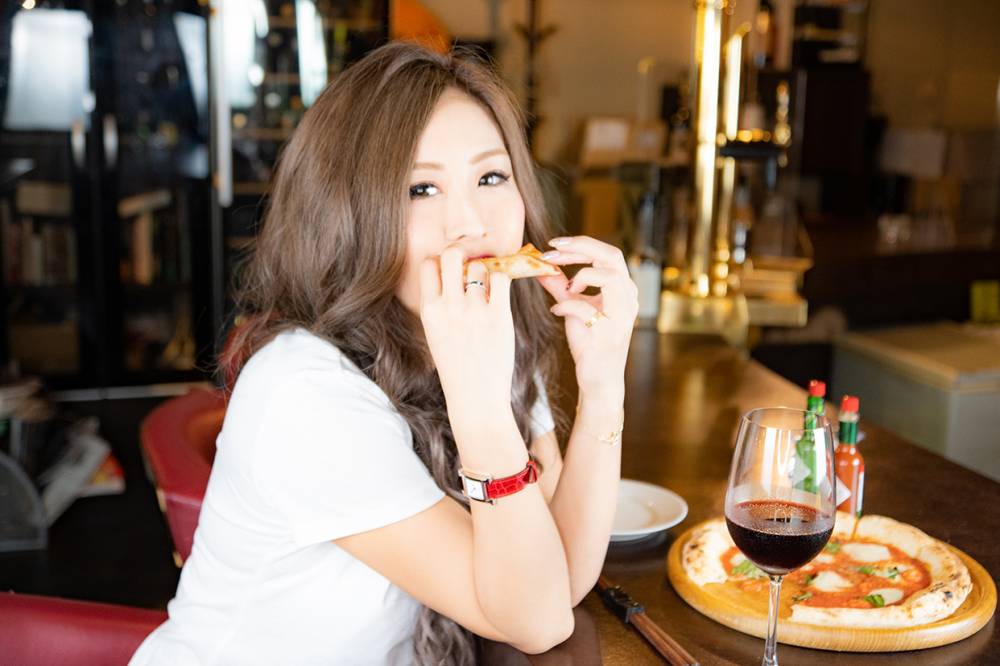 �Υ��С������륰��ӥ� Club Honey .() 4����