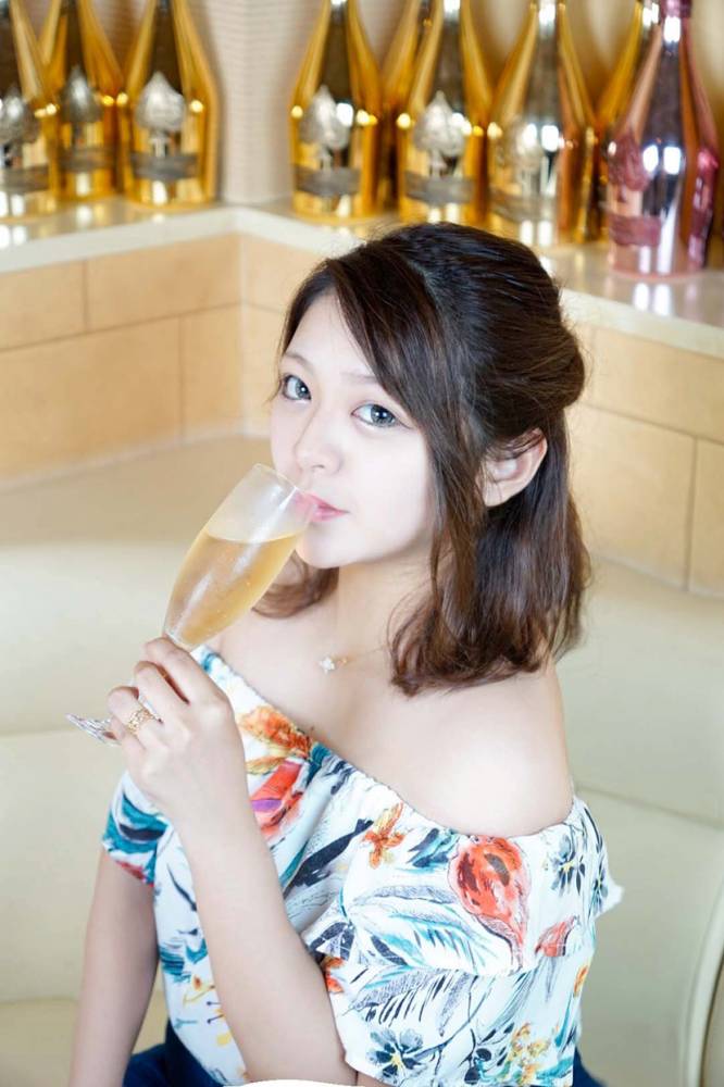 �Υ��С������륰��ӥ�  �椤(23) 8����