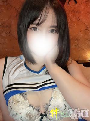 ひなの(22) 身長168cm、スリーサイズB89(G以上).W56.H86。甲府デリヘル 山梨デリヘル　絆　甲府店(ヤマナシデリヘル　キズナ　コウフテン)在籍。