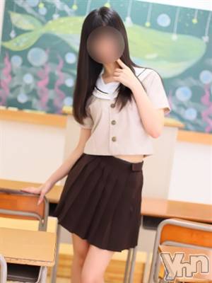 あんず(22) 身長162cm、スリーサイズB84(C).W57.H85。甲府デリヘル LOVE CLOVER(ラブクローバー)在籍。
