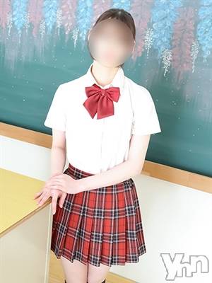 なな(19) 身長160cm、スリーサイズB85(C).W57.H85。甲府デリヘル LOVE CLOVER(ラブクローバー)在籍。