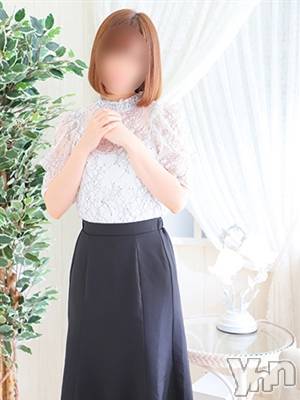 まい(23) 身長163cm、スリーサイズB84(B).W57.H85。甲府デリヘル LOVE CLOVER(ラブクローバー)在籍。
