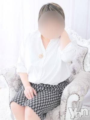星野(44) 身長166cm、スリーサイズB87(D).W76.H90。甲府デリヘル 熟女専門デリヘル　甲府マダム(ジュクジョセンモンデリヘル　コウフマダム)在籍。