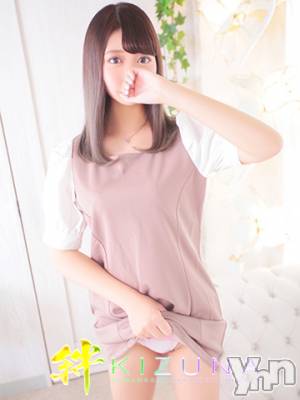 ゆず(25) 身長161cm、スリーサイズB89(E).W56.H87。甲府デリヘル 山梨デリヘル　絆　甲府店(ヤマナシデリヘル　キズナ　コウフテン)在籍。