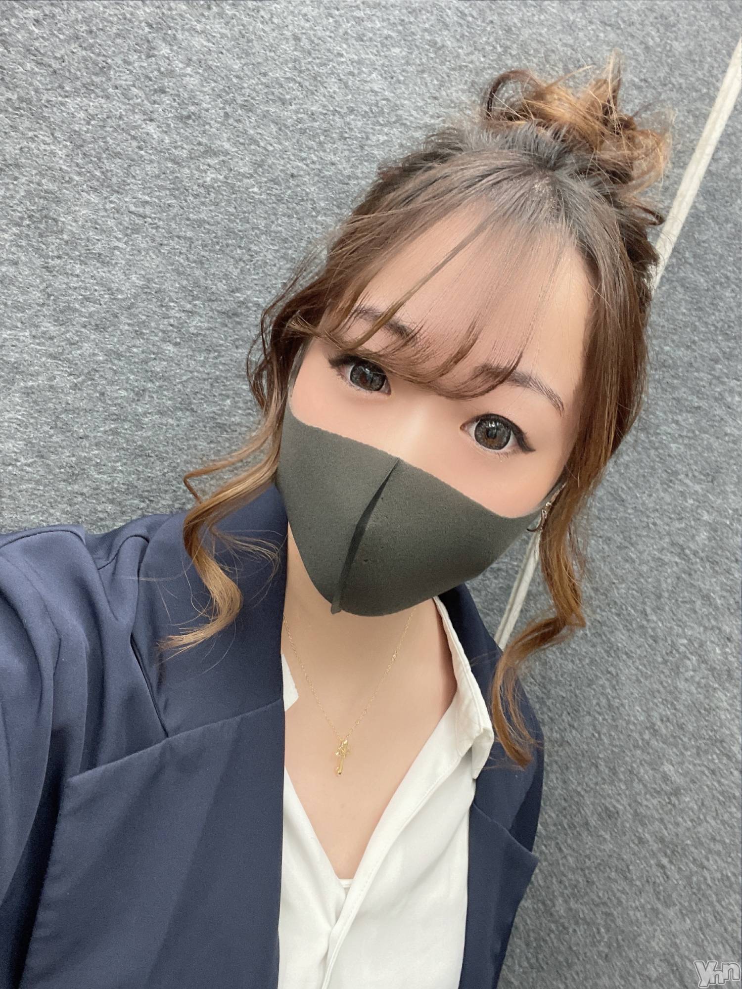 甲府デリヘルザ10,000円甲府店 (ザイチマンエンコウフテン)みく(21)の2023年9月23日写メブログ「12時より🩵」