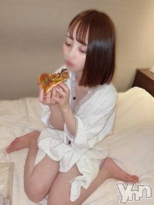 甲府ソープ 石蹄(セキテイ) もち(24)の8月29日写メブログ「17時からです🐈‍⬛」