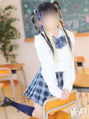 みすず(19) 身長153cm、スリーサイズB85(C).W57.H85。甲府デリヘル LOVE CLOVER(ラブクローバー)在籍。