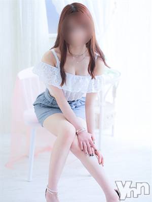 みいな(19) 身長160cm、スリーサイズB86(E).W57.H85。甲府デリヘル LOVE CLOVER(ラブクローバー)在籍。